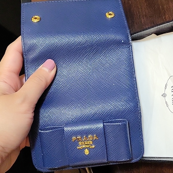 Authentic Prada Bow and Ribbon Key Card Case in Saffiano Leather - Picture 6 of 17